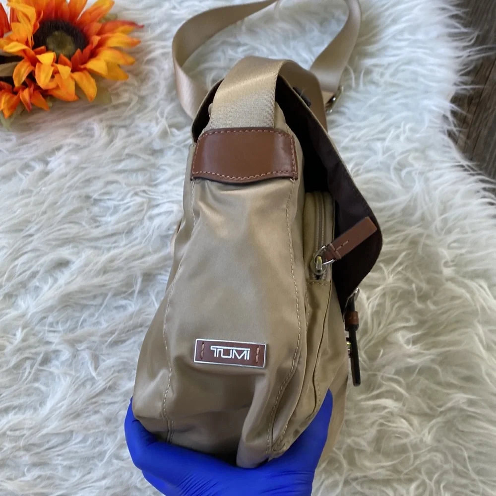 🌺Tumi crossbody bag🌺 - Picture 6 of 11
